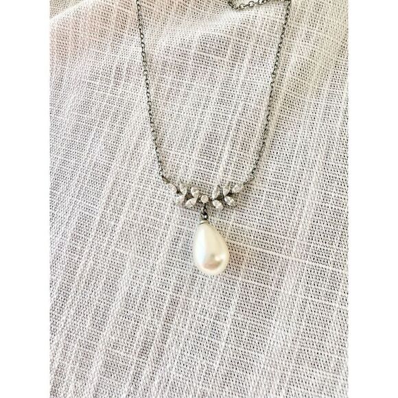 Charming Charlie faux pearl cubic zirconia delicate necklace - Picture 2 of 5